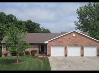 1110 Rustic Dr, Macon, MO 63552