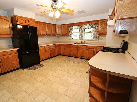 4th image of 2621 Riverview Pl