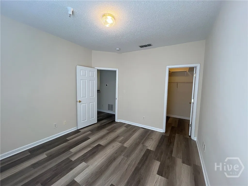 Building Photo - 3204 Walden Park Dr