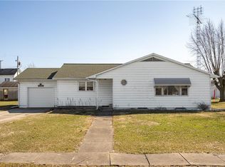 114 W Oak Ave, Montrose, IL 62445