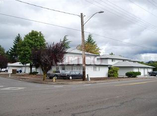 1817 10th St, Springfield, OR 97477