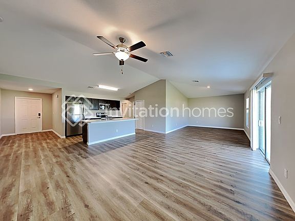 4th image of 413 NW 6th Ter