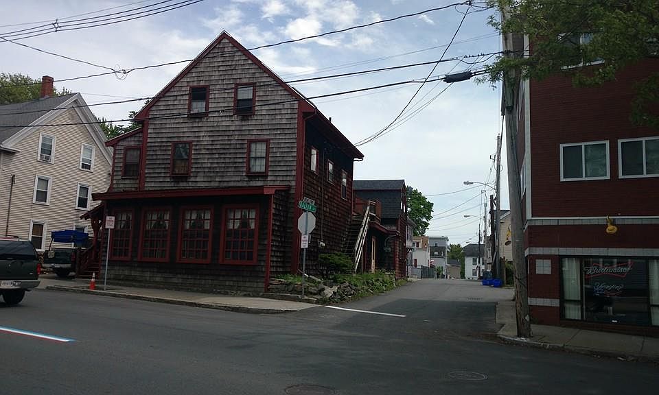 2nd image of 142 Washington St