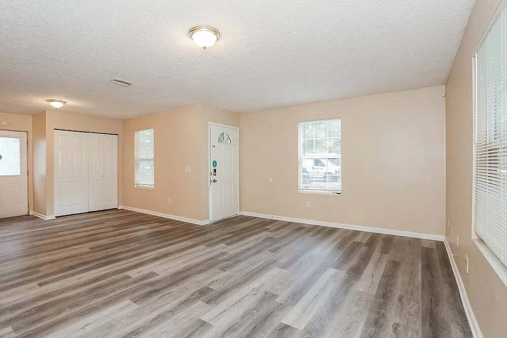 4 bed, 2.0 bath, 1288 sqft, $1,480 — Photo 3