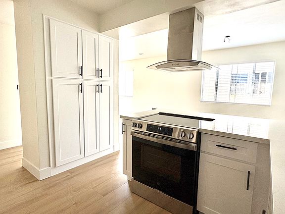 4th image of 325 N Colorado Pl APT 7