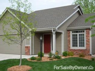 4713 Larkspur Cir, Lawrence, KS 66047