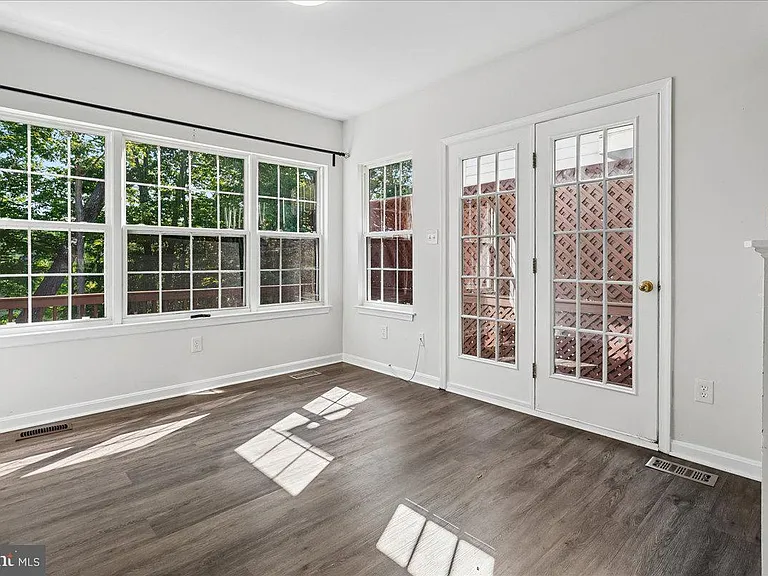 3802 Koval Ln — Photo 9