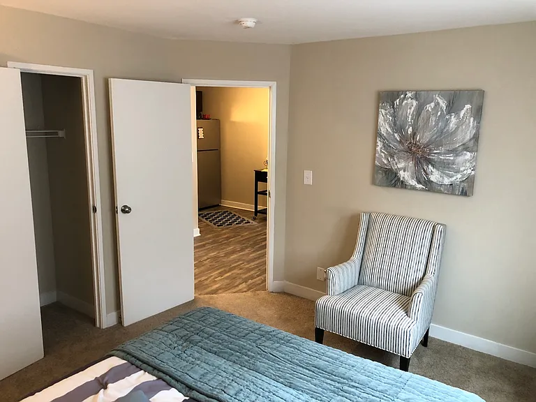 Enclave at Hoffman Estates — Photo 7