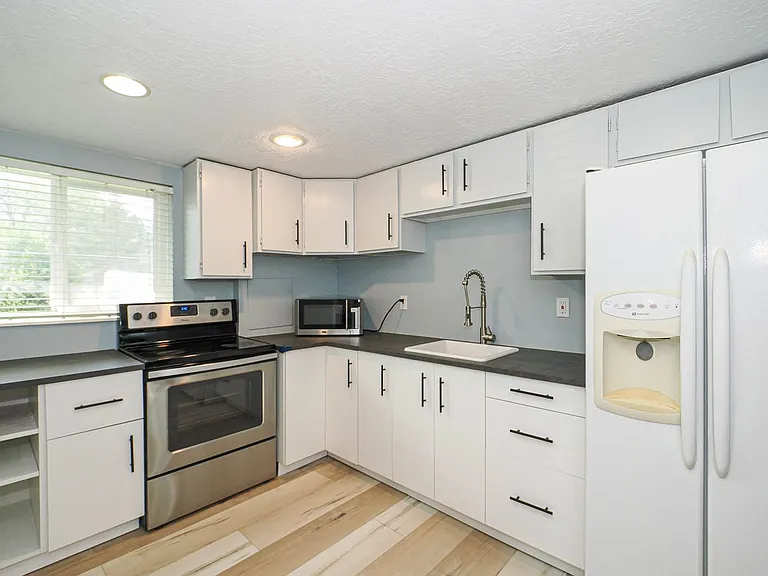 9062 S Daybreak Dr — Photo 8