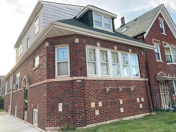 4th image of 3658 S Damen Ave