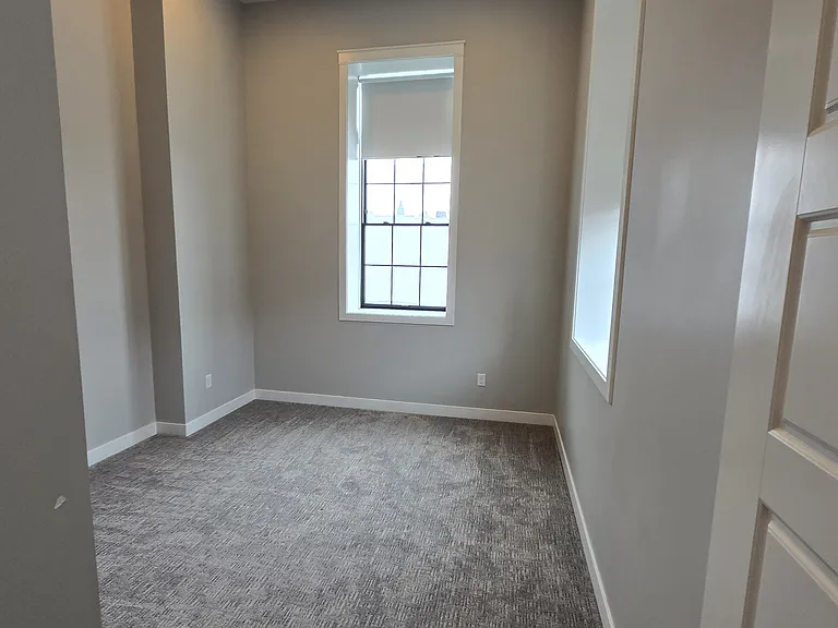 218 N Locust St #203 — Photo 8