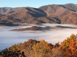 950 Saldeer Mountain Rd, Franklin, NC 28734