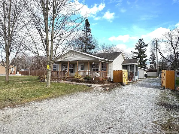 1806 Marlette Rd, Kimball, MI 48074