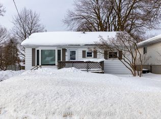 303 East St, Orillia, ON L3V4C1