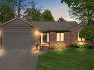 2053 Roundtree, Rochester Hills, MI 48307