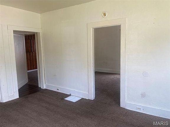 4th image of 1105 W 9th St