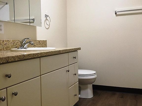 4th image of 180 N Vermont Ave #2-K