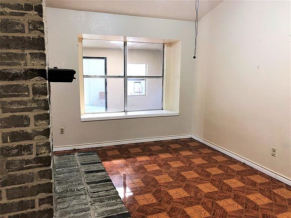 4th image of 7903 Windy Creek Dr