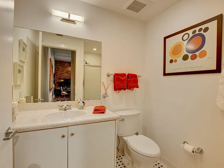 185 NE 4th Ave #203 — Photo 19