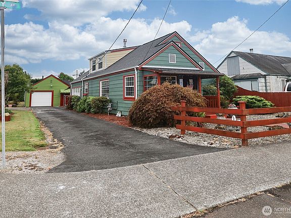 3rd image of 1401 Bay Avenue