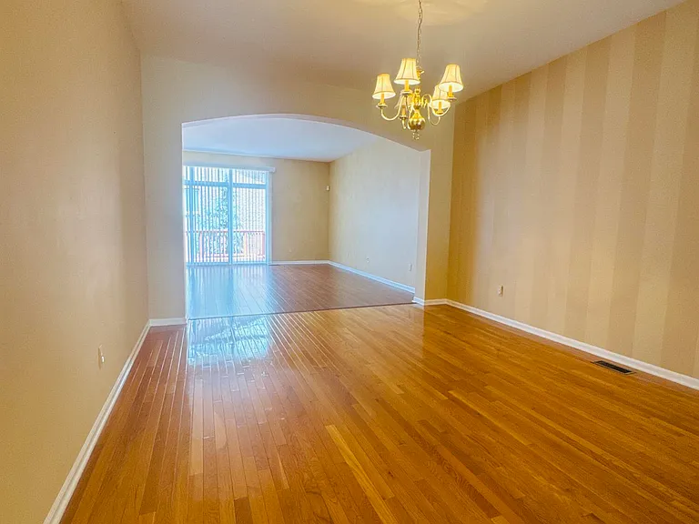 37572 Newburgh Park Cir #33 — Photo 4