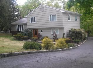 38 Bear Brook Ln, Livingston, NJ 07039