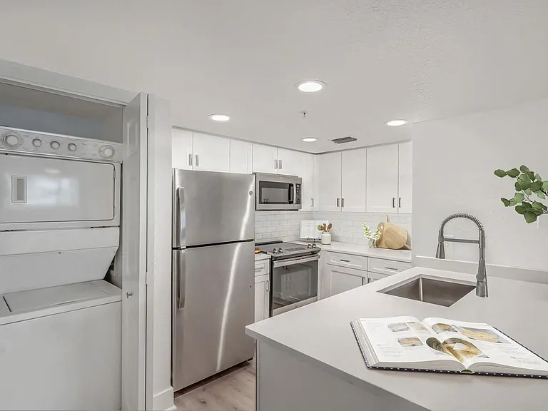 Palm Trace Landings Apartments — Photo 76