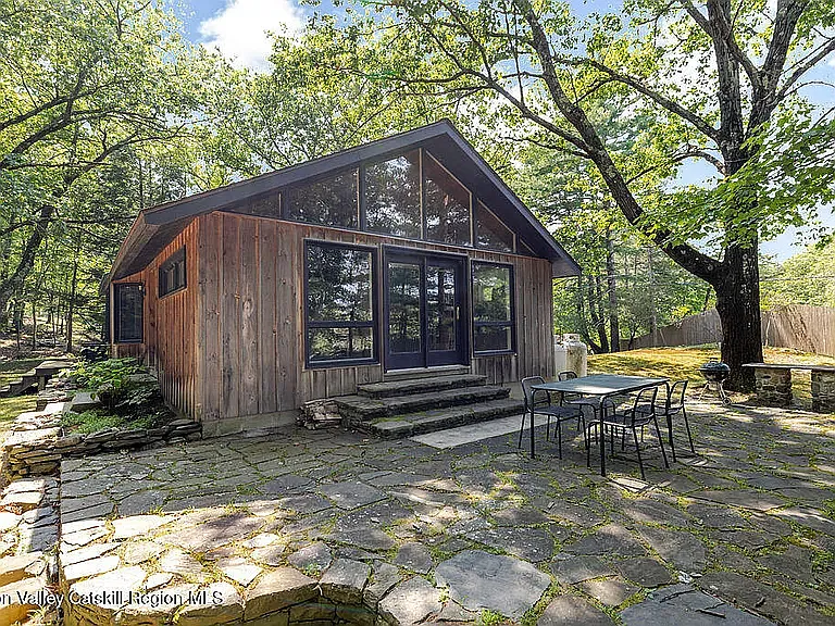 2 bed, 1010 sqft, $4,300 — Photo 4