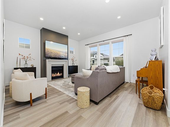 4th image of 515 N Legend Way W #D
