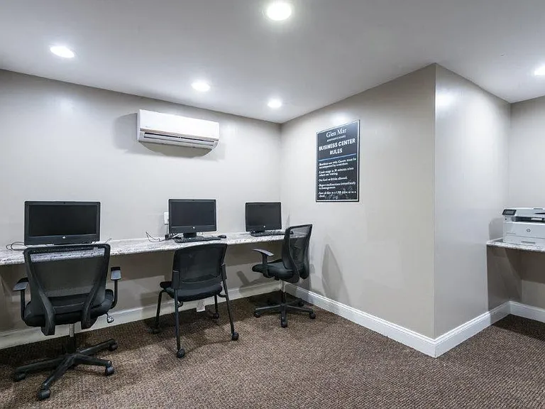 Glen Mar Apartment Homes — Photo 16