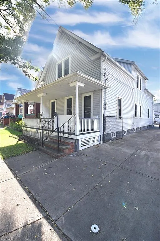 3142 W 38th St photo 1