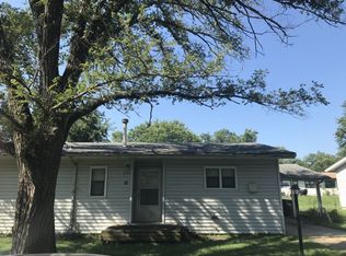 6719 SW Greencastle Dr, Topeka, KS 66619