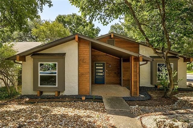 1st image of 6311 Lakewood Holw
