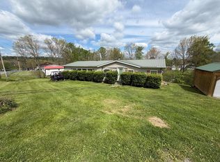 110 Jefferson St, Crab Orchard, WV 25827