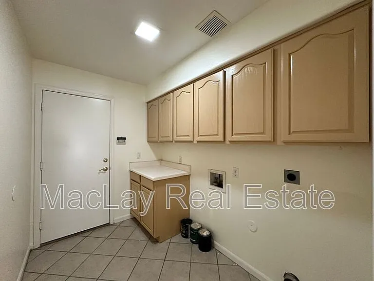 1667 S Sycamore Pl — Photo 10