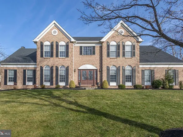 1232 Bridle Estates Dr, Yardley, PA 19067