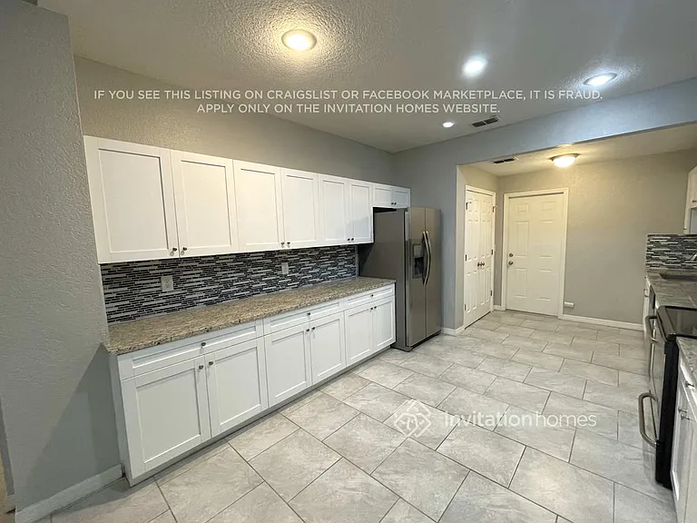 3221 Stevenson St — Photo 8