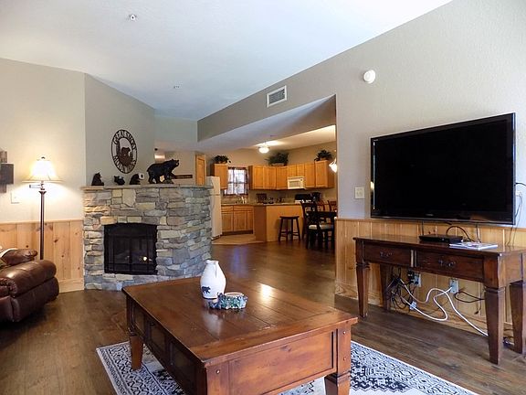 3rd image of 830 Golf View Blvd