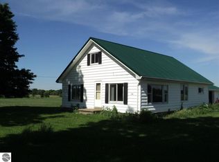 4595 S Crystal Rd, Carson City, MI 48811