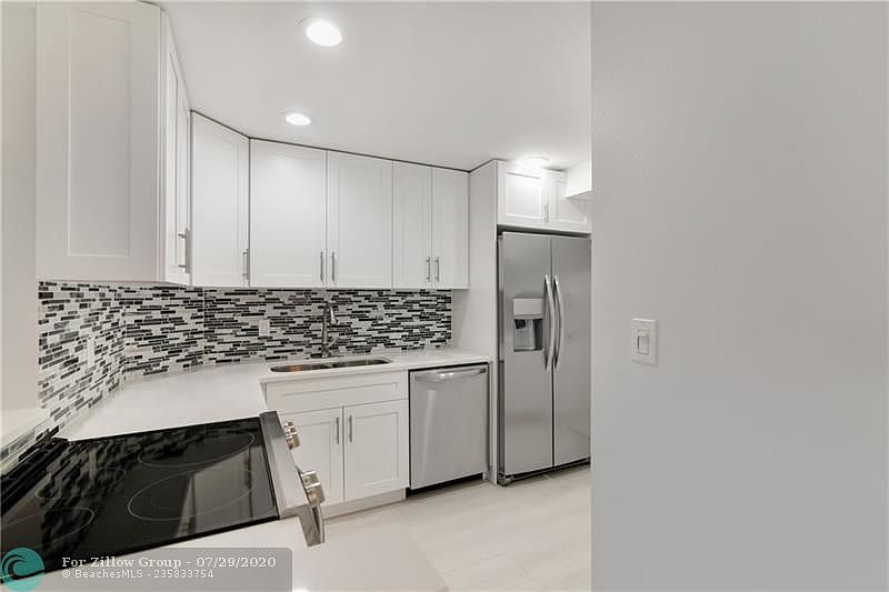 1st image of 4350 Hillcrest Dr APT 517