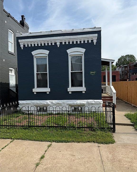 1st image of 2843 Chippewa St