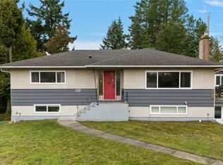 1819 Dunnett Cres, Saanich, BC V8N2P4