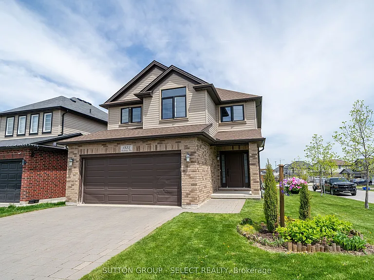 1825 Couldridge Way — Photo 2