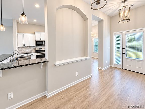 2nd image of 509 Lismore Pl