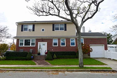 Sold by Robin Shapiro, LREB