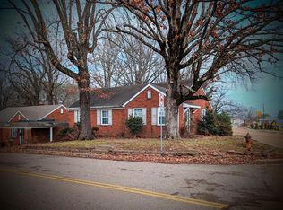 1302 E Wood St, Paris, TN 38242