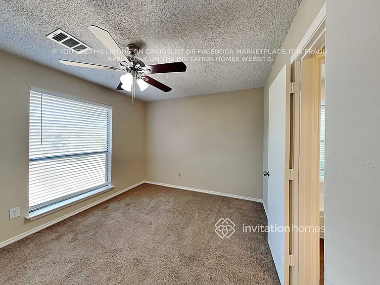 2032 Rochelle Ln — Photo 13