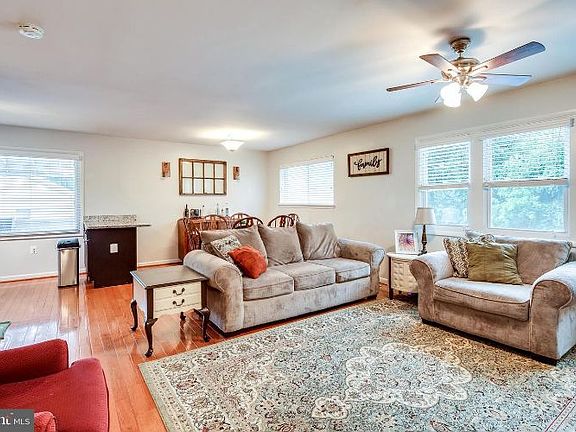 3rd image of 574 Welland Ct