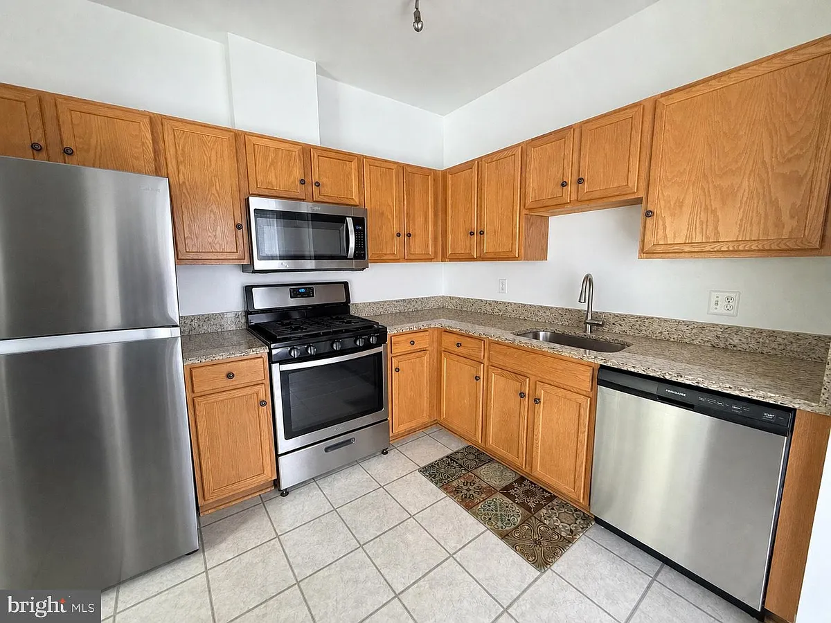 Building Photo - 4142 Fountainside Ln #301