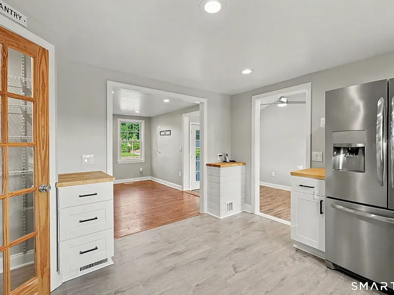 142 N Taylor Ave — Photo 9